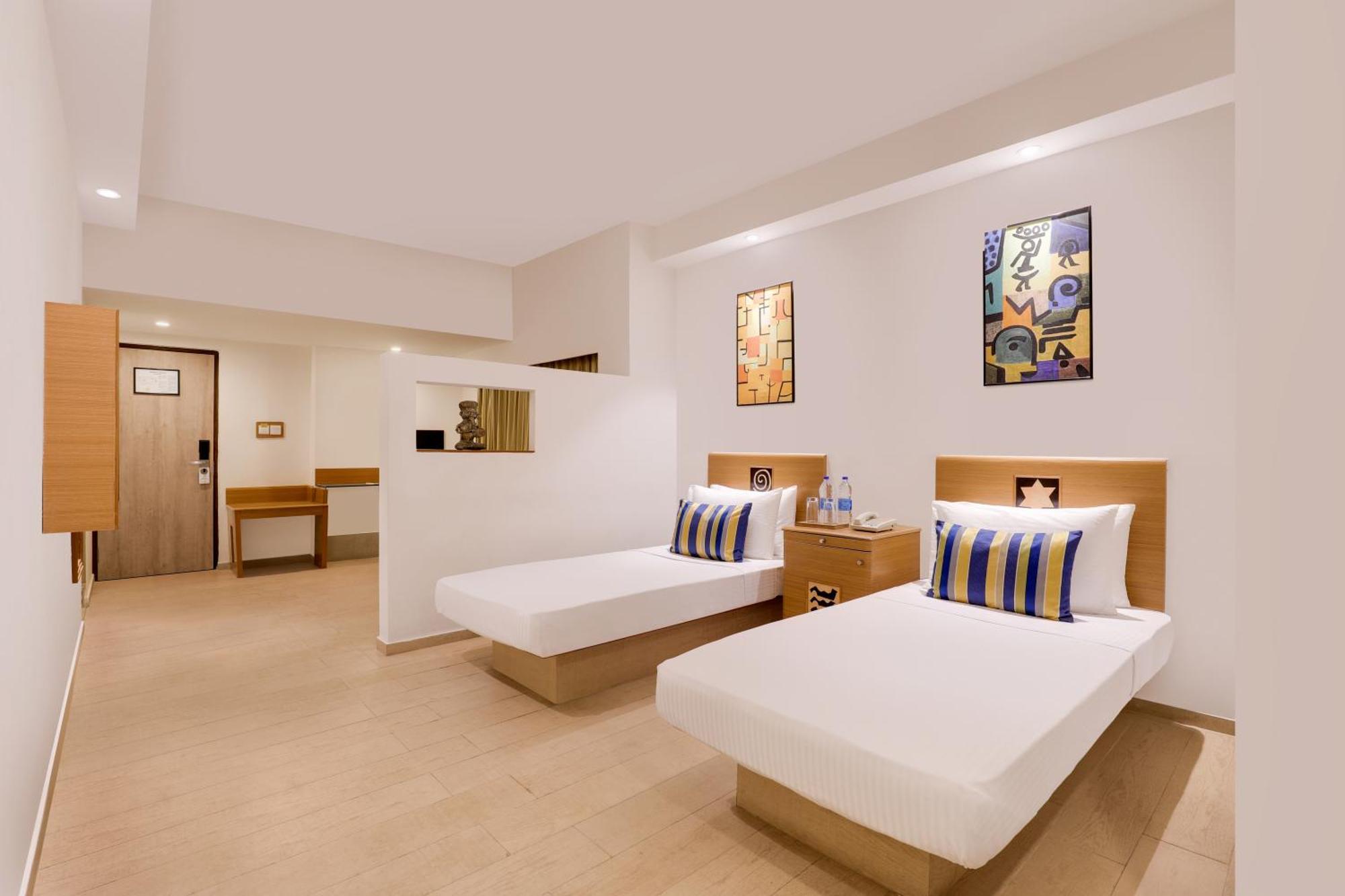 Lemon Tree Hotel, Indore Exterior photo
