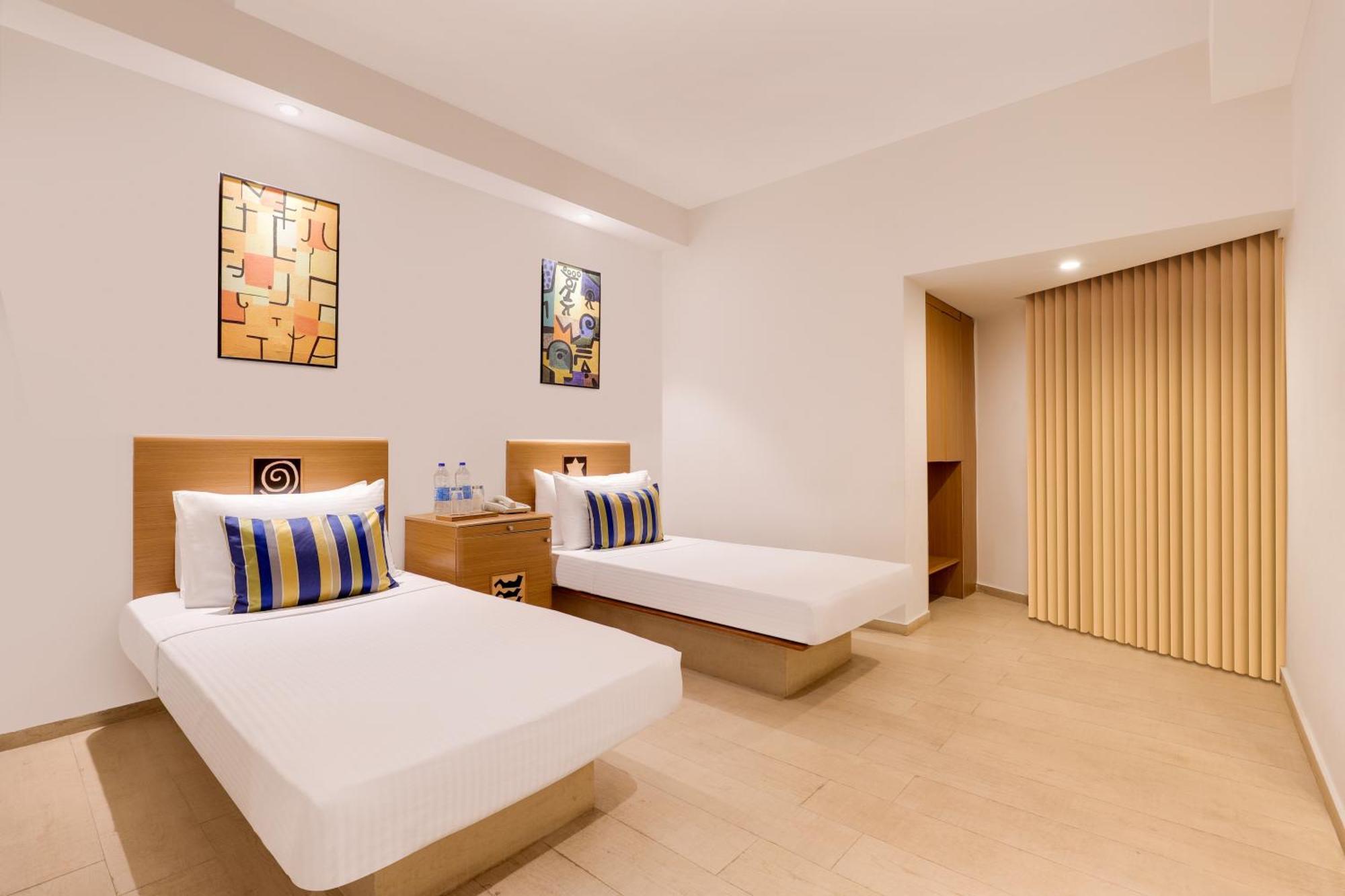Lemon Tree Hotel, Indore Exterior photo