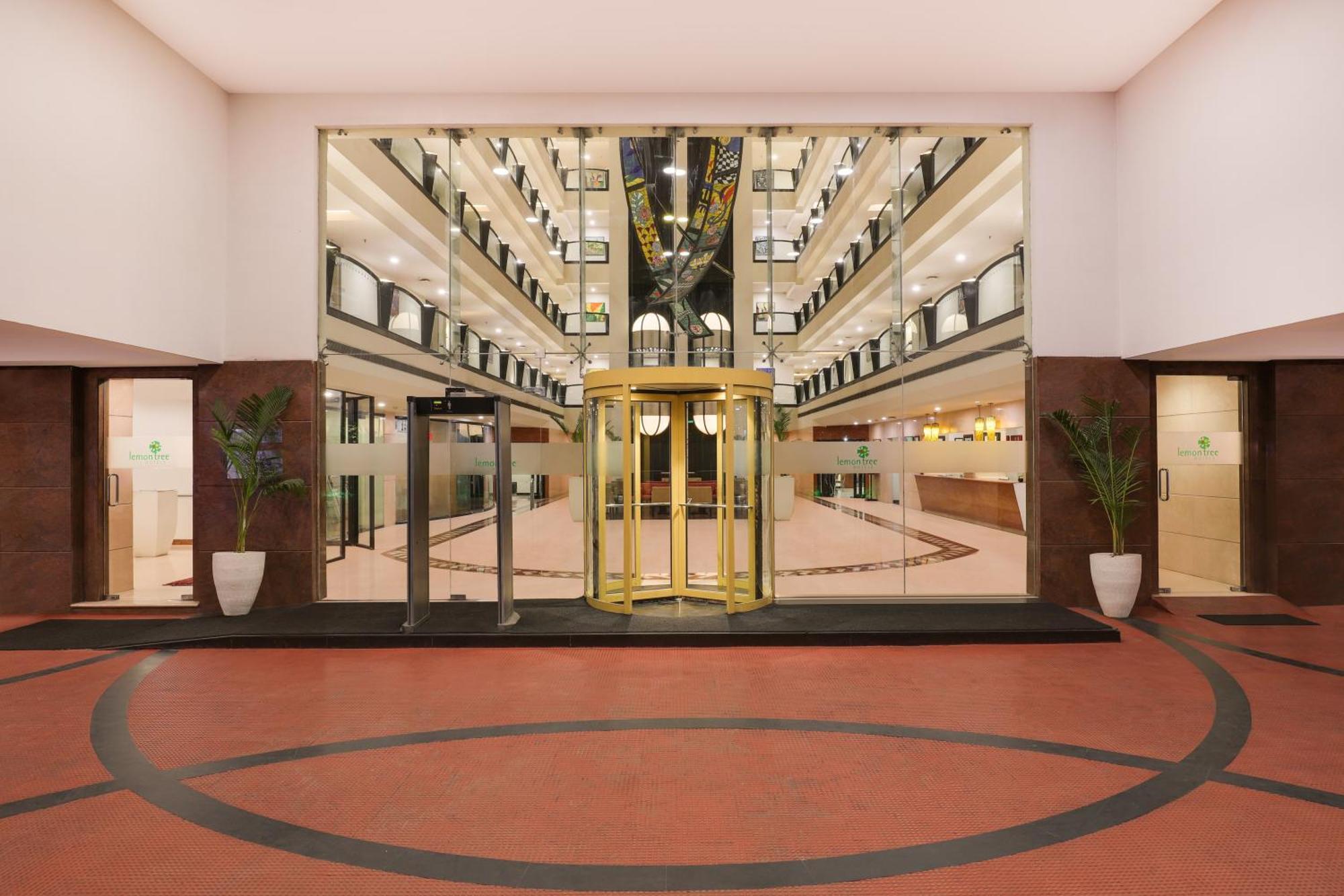 Lemon Tree Hotel, Indore Exterior photo