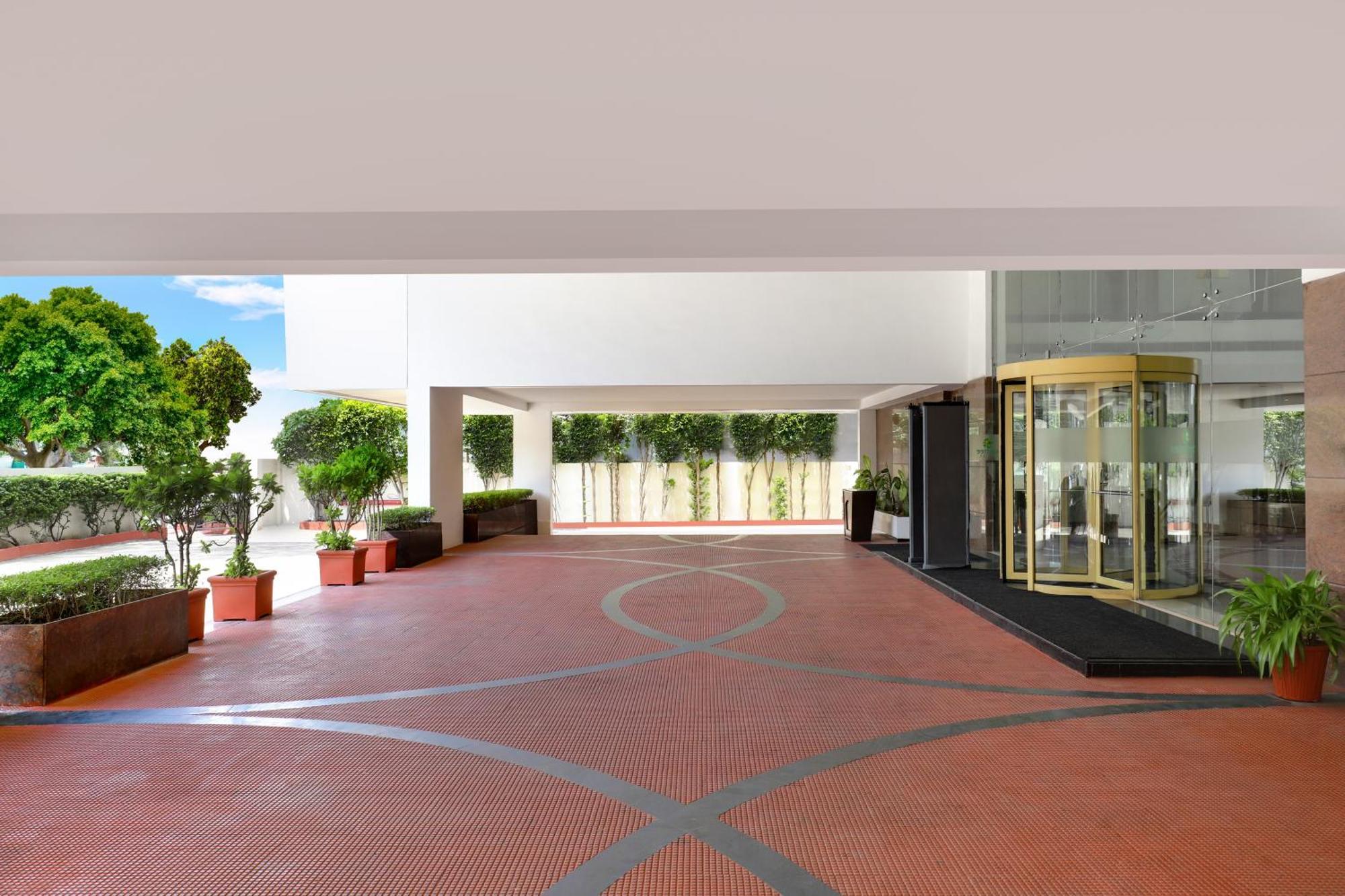 Lemon Tree Hotel, Indore Exterior photo