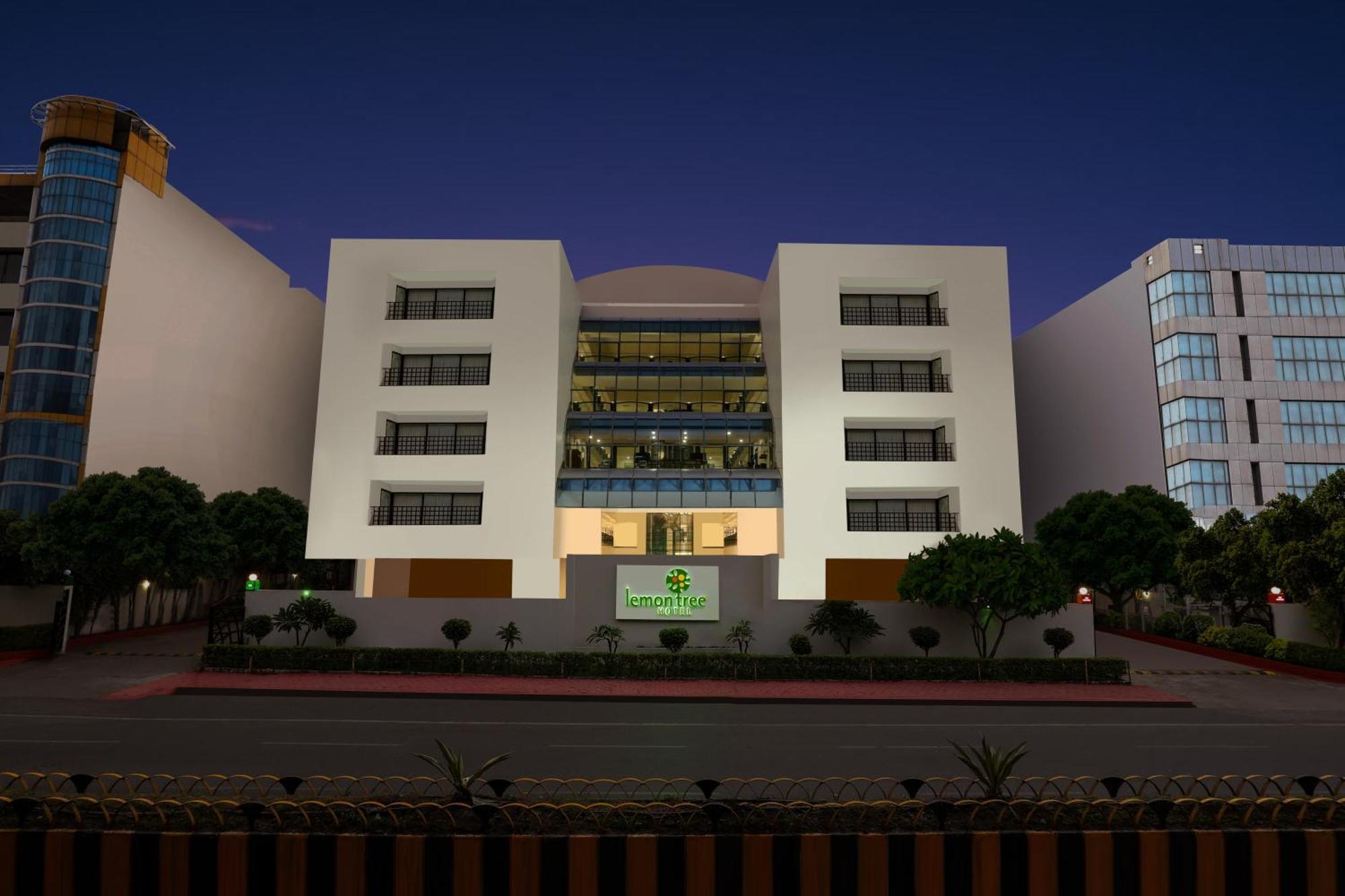 Lemon Tree Hotel, Indore Exterior photo