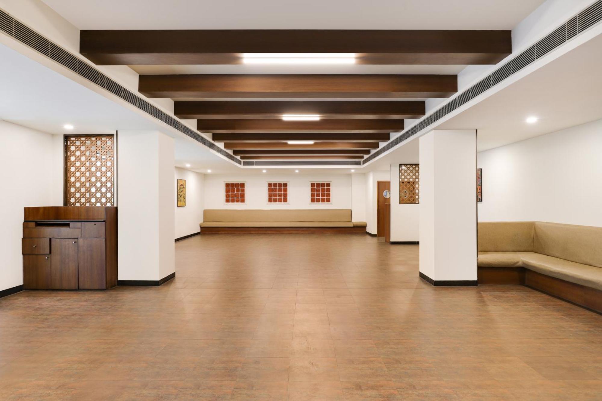 Lemon Tree Hotel, Indore Exterior photo