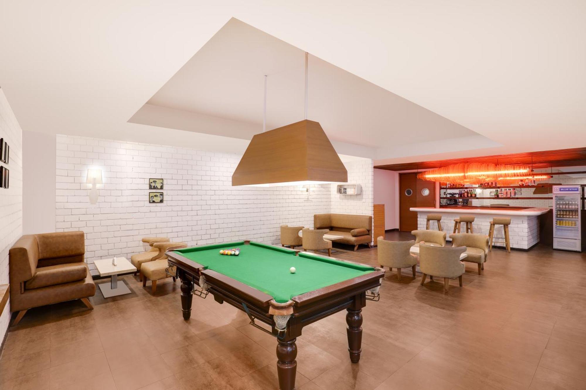 Lemon Tree Hotel, Indore Exterior photo