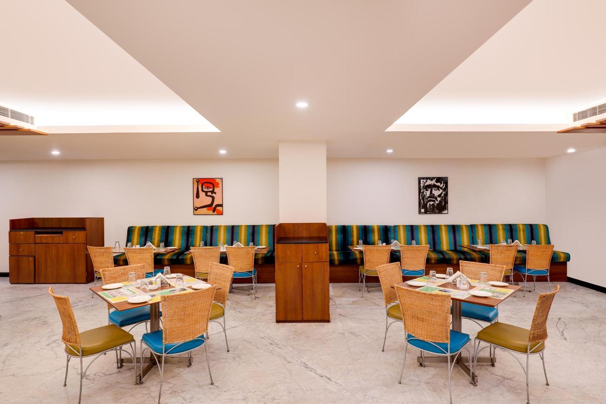 Lemon Tree Hotel, Indore Exterior photo