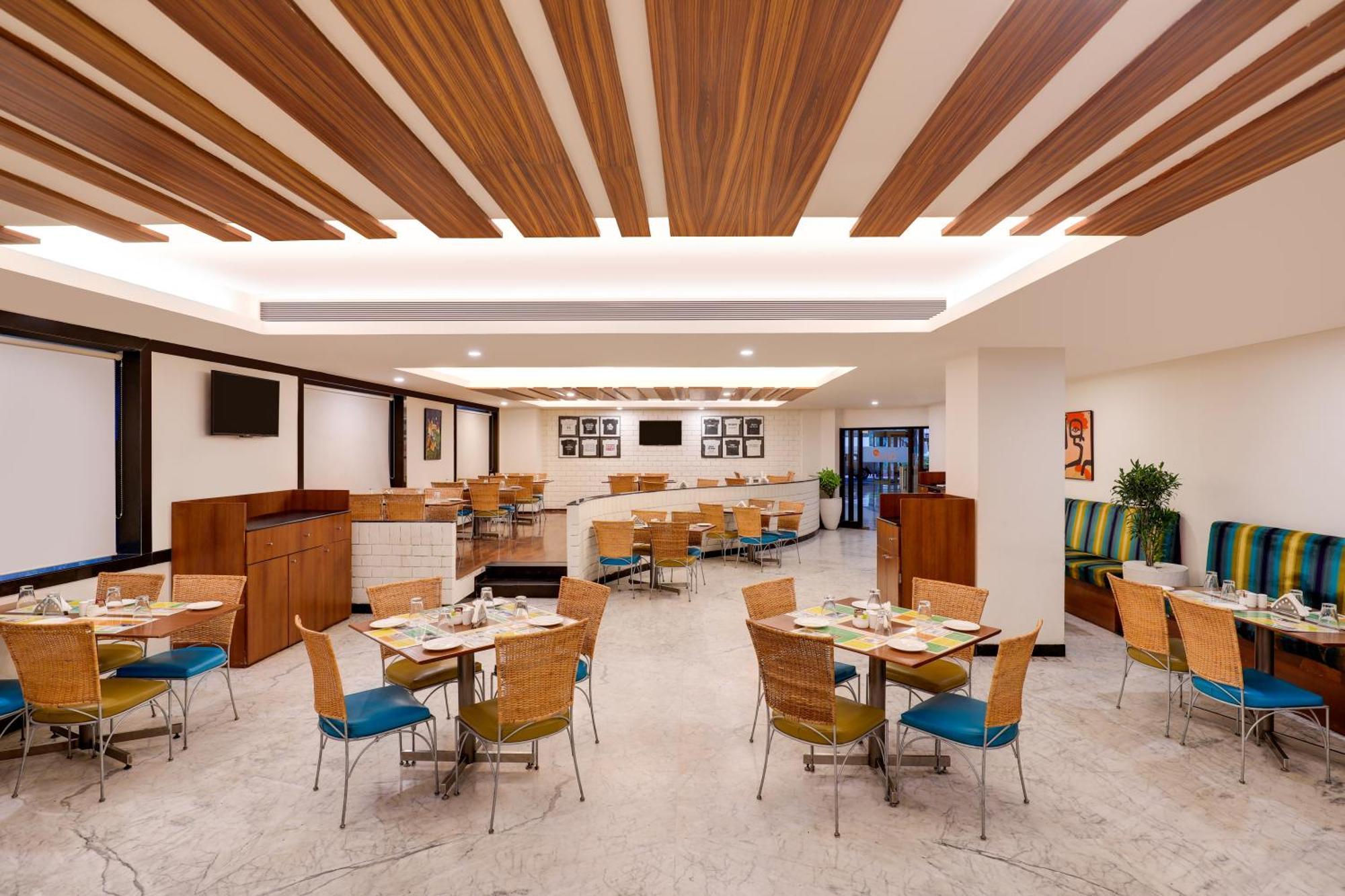 Lemon Tree Hotel, Indore Exterior photo