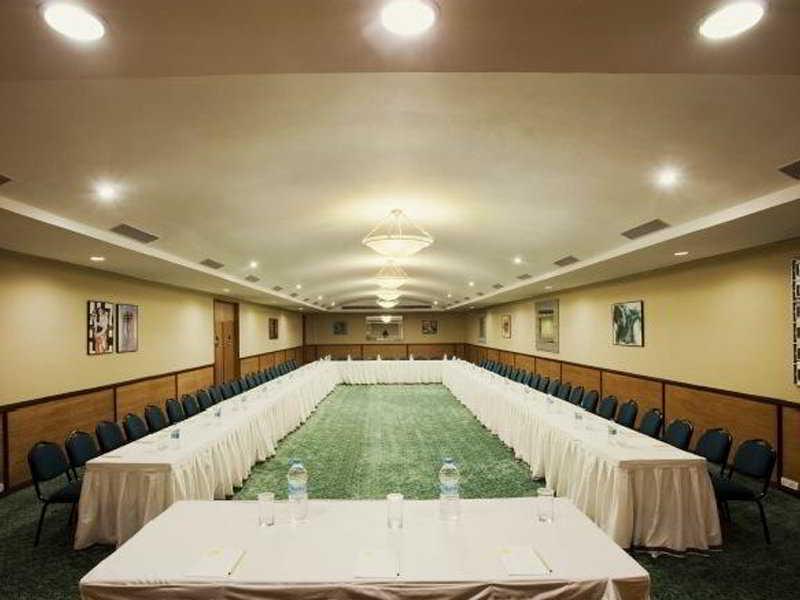 Lemon Tree Hotel, Indore Exterior photo