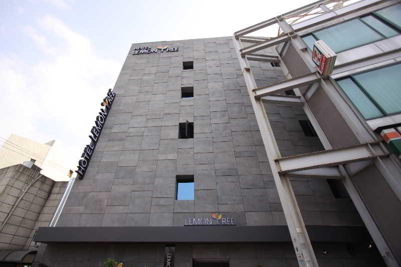 Lemon Tree Hotel, Indore Exterior photo