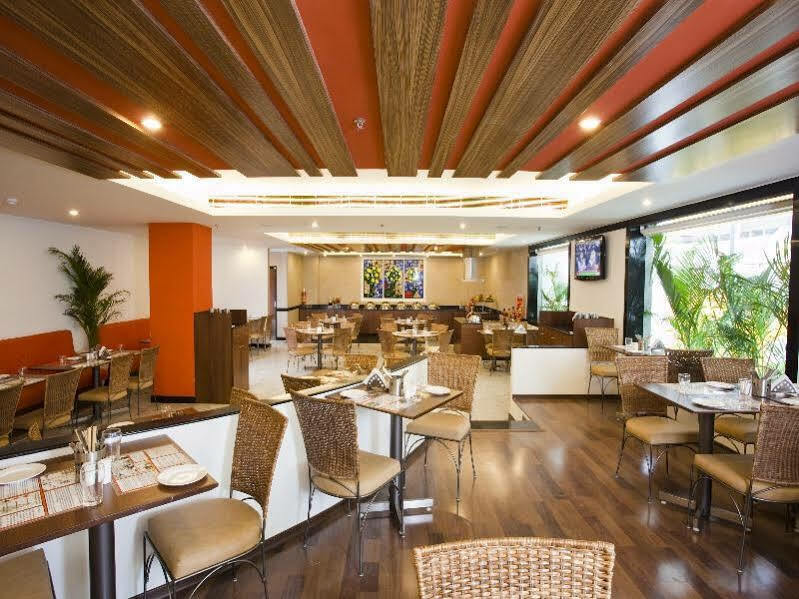 Lemon Tree Hotel, Indore Exterior photo