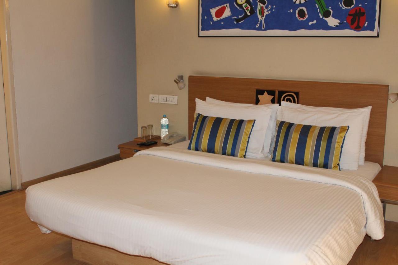 Lemon Tree Hotel, Indore Exterior photo